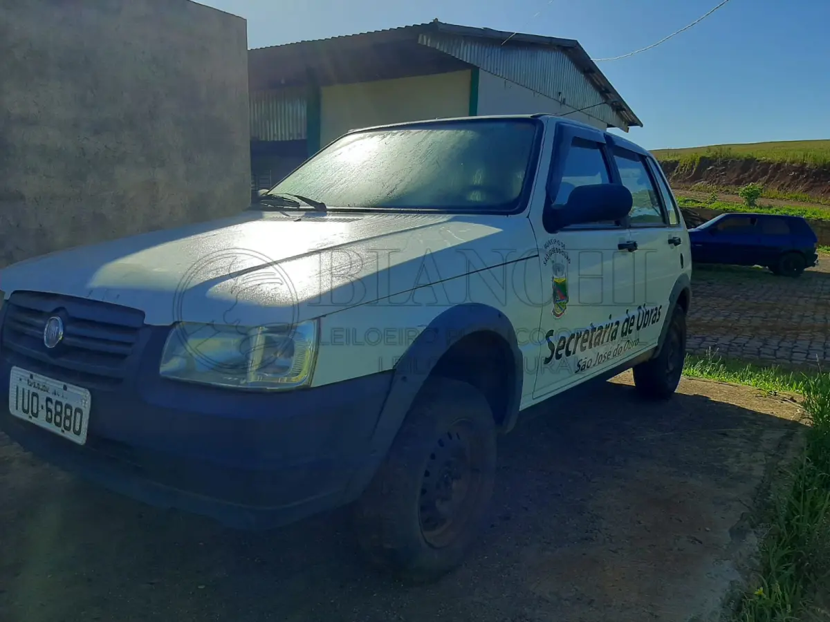 LOTE 002 - Veículo marca/modelo: FIAT/UNO MILLE WAY ECON, Ano/modelo: 2013/2013, Placa: IUO6880, Chassi: 9BD15844AD6860363, RENAVAM: 556014162, Cor: Branca, Espécie: Passageiro