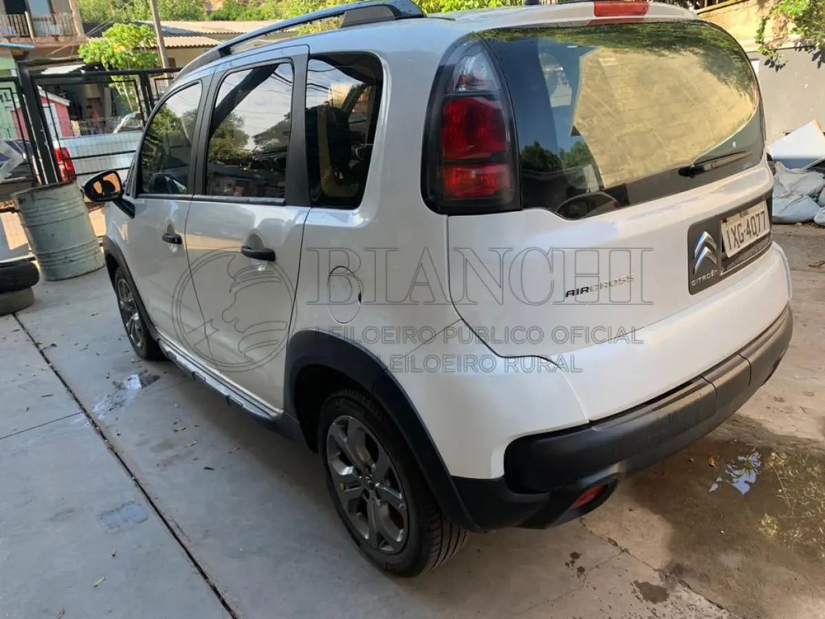 LOTE 002 - Veículo marca/modelo: CITROEN/AIRCROSS M FEEL, Ano/modelo: 2016/2017, Placa: IXG4A77, Chassi: 935SUNFN1HB506493, RENAVAM: 1087347413,  Tipo: Automóvel, Cor: Branca, Espécie: Passageiro, Veículo está: Em circulação, Licenciamento válido até: 31/07/2023