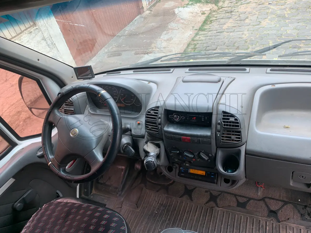 LOTE 016 - Veículo marca/modelo: FIAT/DUCATO MINIBUS, Ano/modelo: 2008/2009, Placa: IPJ4427, Chassi: 93W245L3392036349, RENAVAM: 116119756, Tipo: Microônibus, Cor: Branca, Espécie: Passageiro, Veículo está: Em circulação, Licenciamento válido até: 31/07/2023