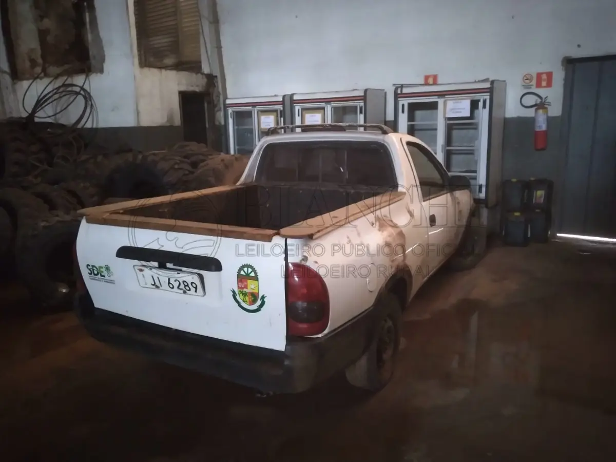 LOTE 010 - GM PICK UP CORSA ST, PLACAS IJI 6289, ANO FABRICAÇÃO/MODELO: 2000/ 2000, COR BRANCA, CHASSI: 9BGSC80N0YC165371,