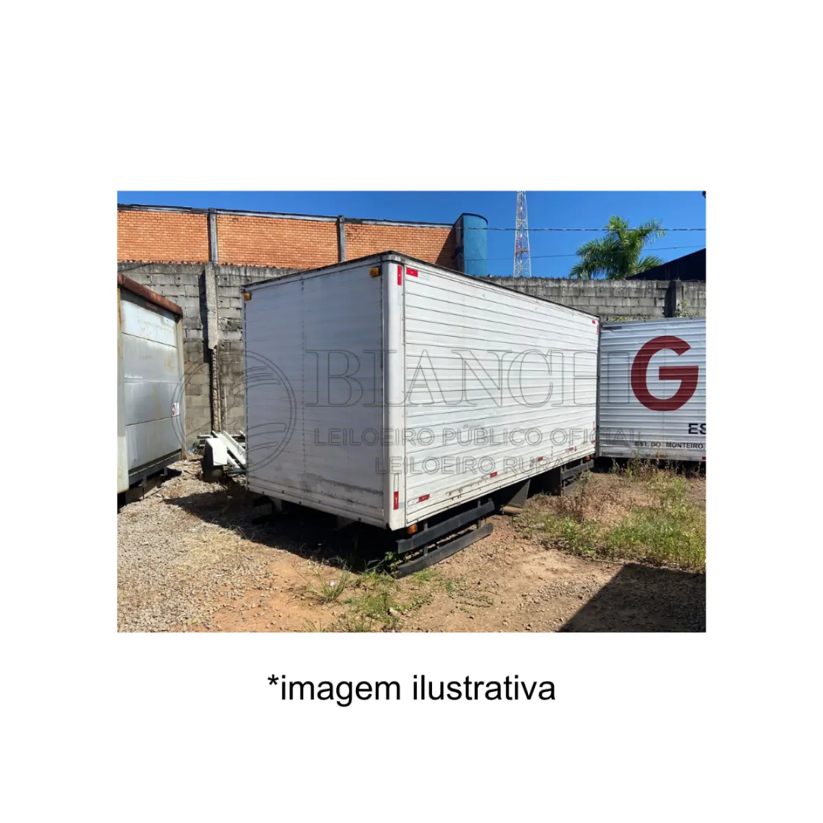 LOTE 001 - UMA CAROCERIA FURGAO
