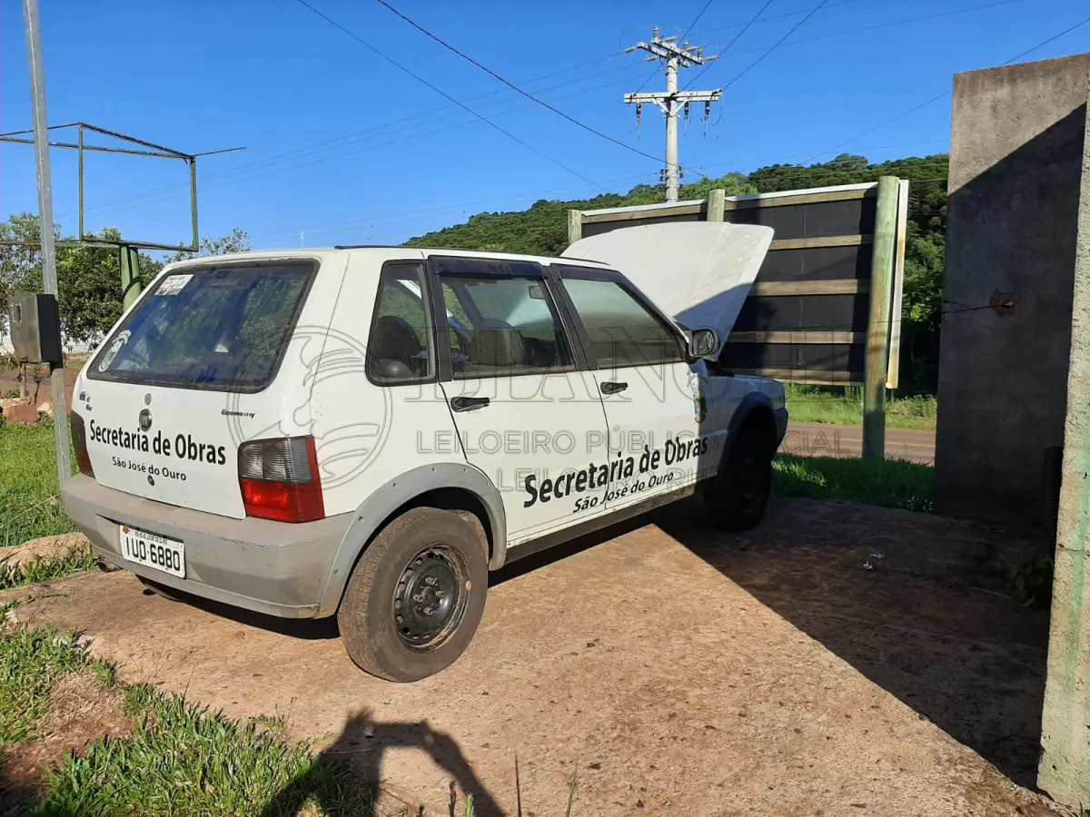 LOTE 002 - Veículo marca/modelo: FIAT/UNO MILLE WAY ECON, Ano/modelo: 2013/2013, Placa: IUO6880, Chassi: 9BD15844AD6860363, RENAVAM: 556014162, Cor: Branca, Espécie: Passageiro