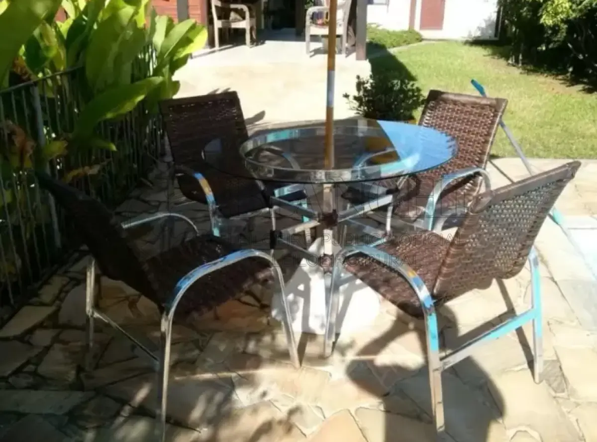 LOTE 012 - CONJUNTO DE MESA