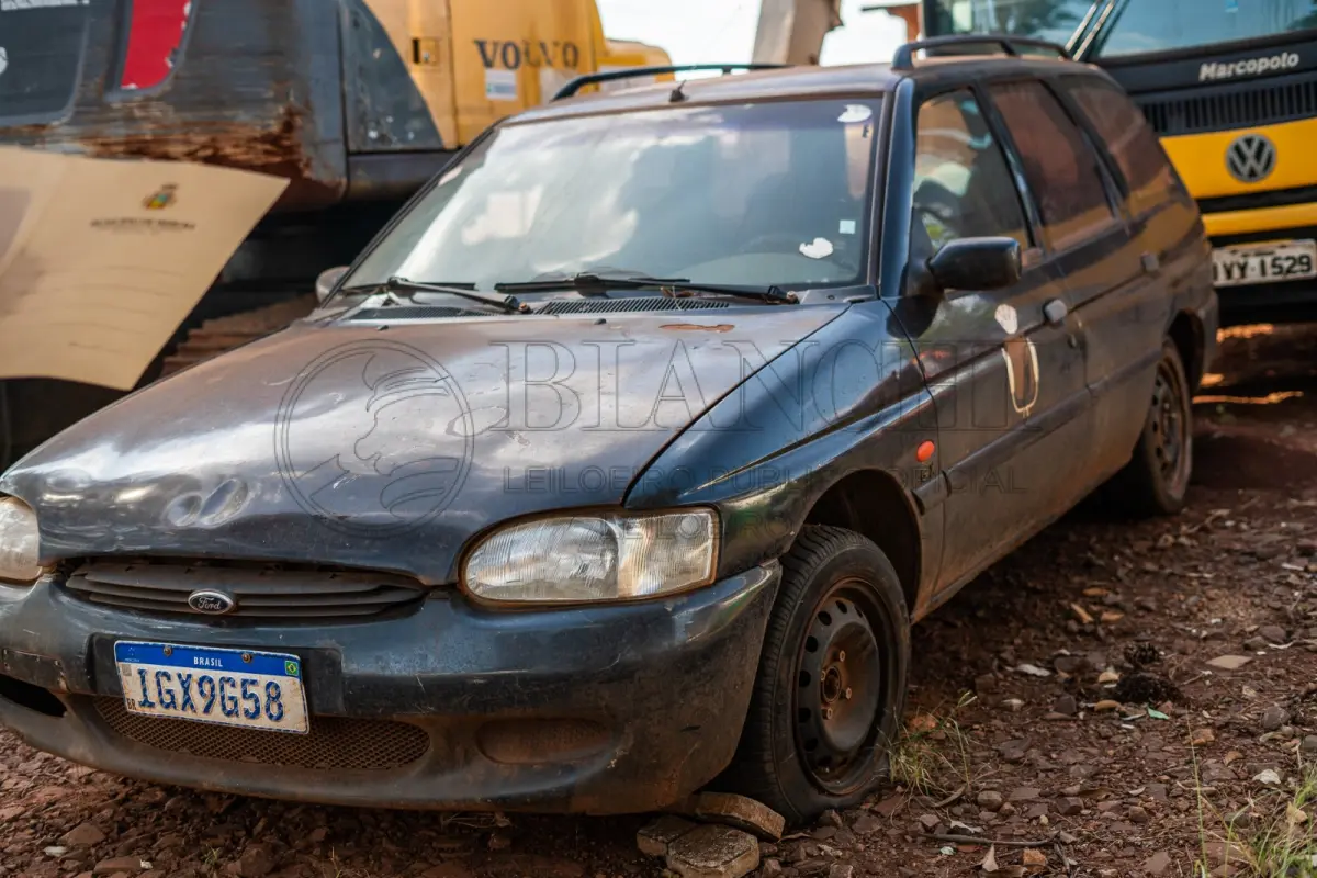 LOTE 004 - FORD ESCORT GLX 16VF  Ano/modelo: 1997/1998  Placa: IGX9G58  Chassi: 8AFZZZEFFVJ079809  RENAVAM: 688451497  Registrado em: IBIRUBA  Tipo: Automóvel  Cor: Preta  Espécie: Passageiro  Veículo está: Em circulação  Licenciamento válido até: 31/07/2024