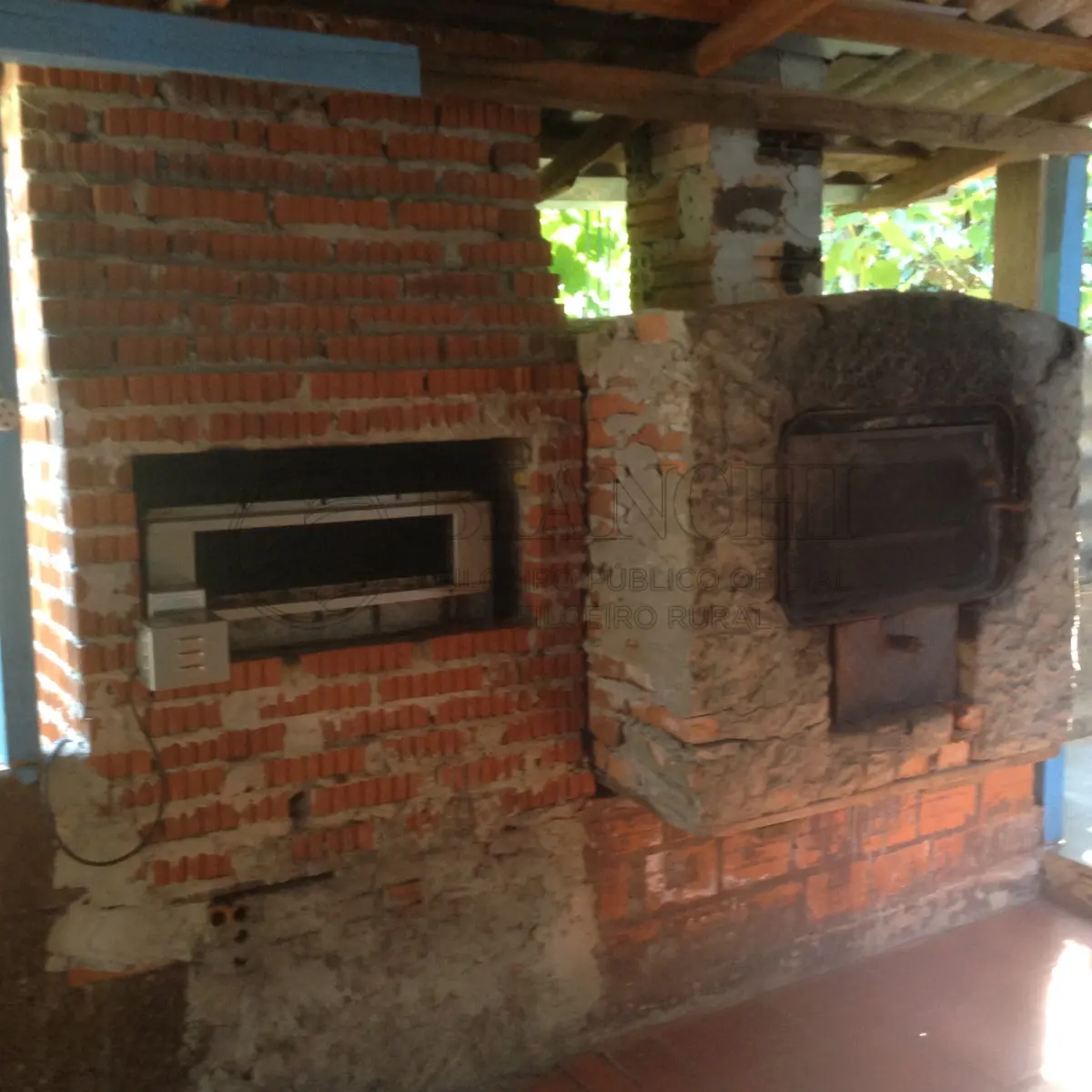 LOTE 000 - IMOVEL COM DUAS CASAS DE ALVENARIA