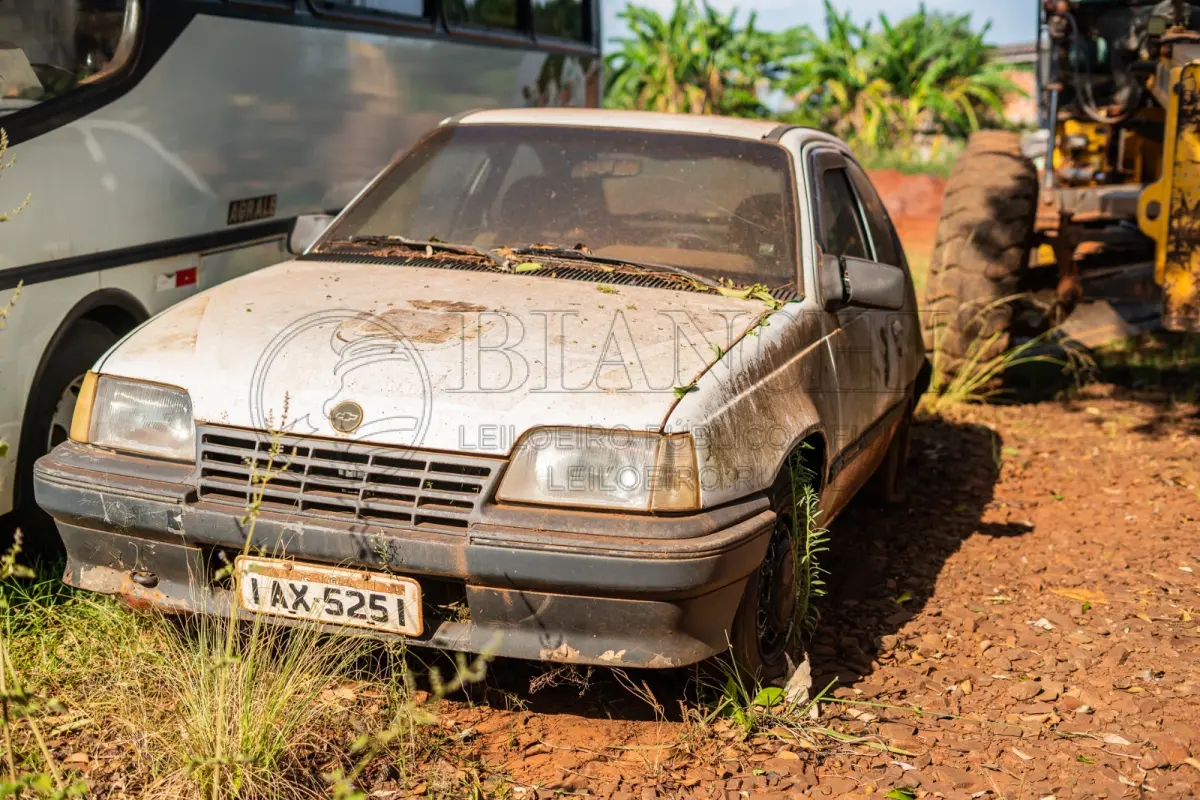 LOTE 008 - GM/KADETT SL EFI  Ano/modelo: 1993/1993  Placa: IAX5251  Chassi: 9BGKT08GPPC353378  RENAVAM: 610757164  Registrado em: IBIRUBA  Tipo: Automóvel  Cor: Branca  Espécie: Passageiro  Veículo está: Em circulação  Licenciamento válido até: 30/06/2024