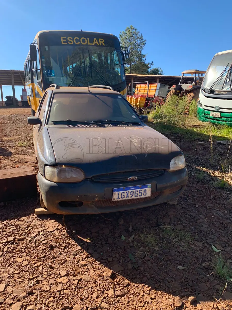 LOTE 004 - FORD ESCORT GLX 16VF  Ano/modelo: 1997/1998  Placa: IGX9G58  Chassi: 8AFZZZEFFVJ079809  RENAVAM: 688451497  Registrado em: IBIRUBA  Tipo: Automóvel  Cor: Preta  Espécie: Passageiro  Veículo está: Em circulação  Licenciamento válido até: 31/07/2024