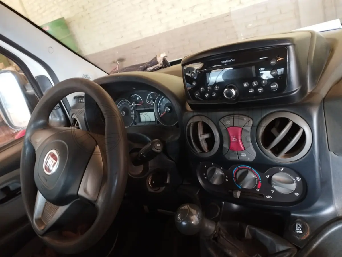 LOTE 003 - AUTOMÓVEL DOBLÔ ESSENCE 1.8, MARCA FIAT, ANO 2014, COR BRANCA, ALCOOL/GASOLINA, 132 CV, PLACAS IVJ0023