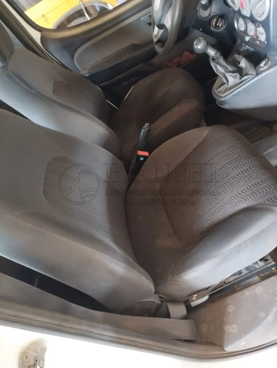 LOTE 003 - AUTOMÓVEL DOBLÔ ESSENCE 1.8, MARCA FIAT, ANO 2014, COR BRANCA, ALCOOL/GASOLINA, 132 CV, PLACAS IVJ0023