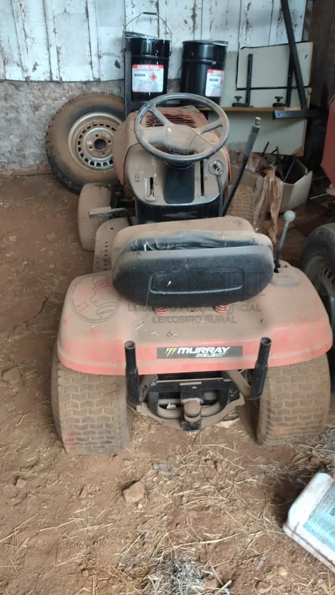 LOTE 001 - TRATOR CORTADOR DE GRAMA, MARCA TRAPP, MURRAY