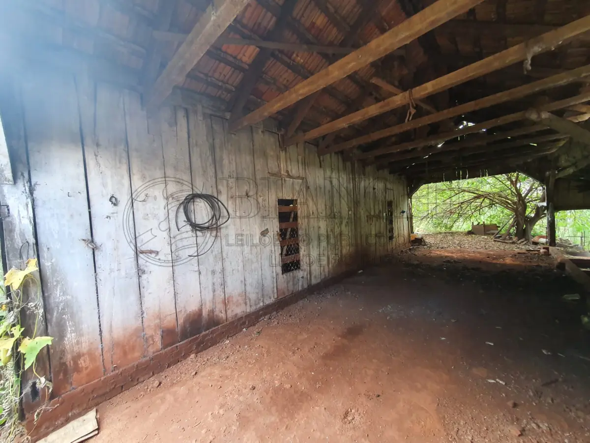LOTE 008 - GALPÃO DE MADEIRA COM 80M² 