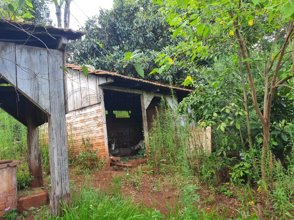 LOTE 009 - GALPÃO DE MADEIRA COM 100M² 