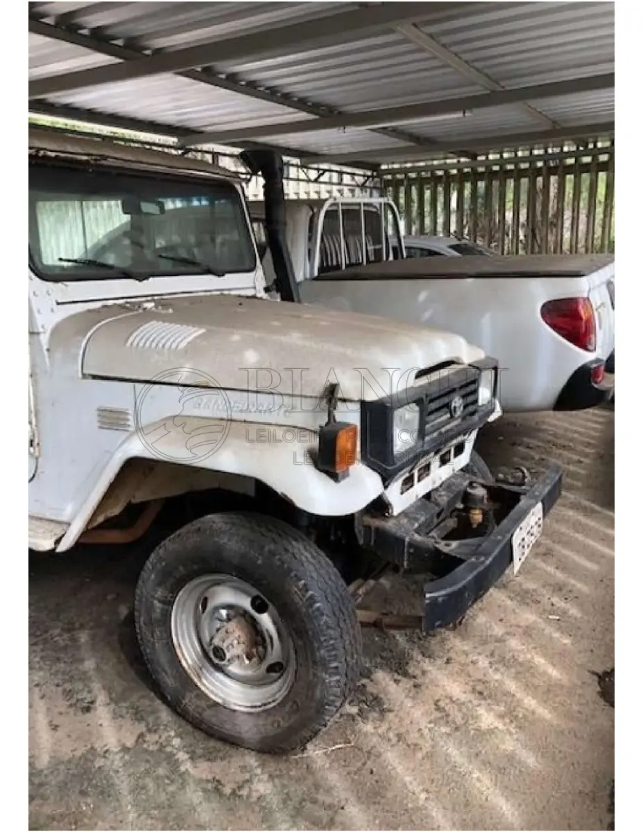 LOTE 006 - TOYOTA BAND BJ50 LV 1995