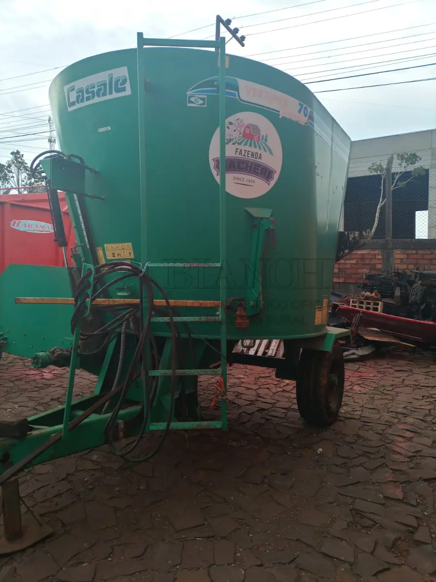 LOTE 005 - VAGÃO FORAGEIRO, MARCA CASALE, ANO 2016.