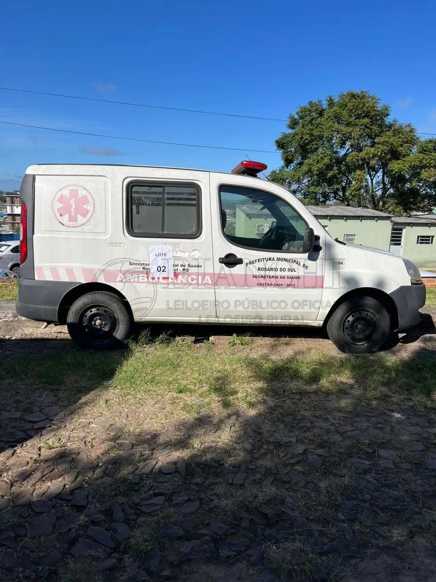 LOTE 002 - Fiat / Doblo TH AMB 2010/2010