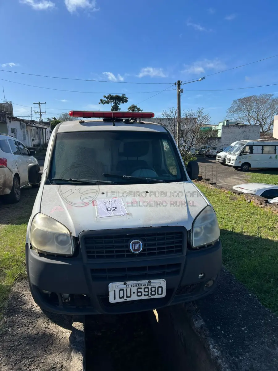LOTE 002 - Fiat / Doblo TH AMB 2010/2010