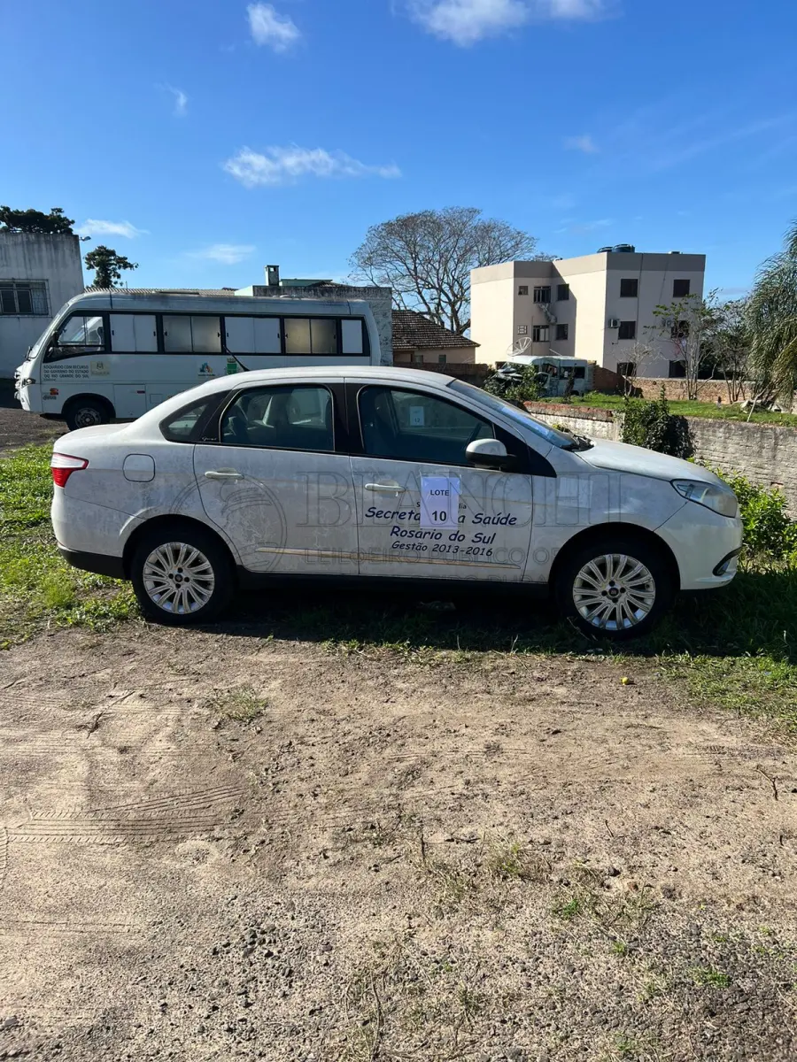 LOTE 010 - FIAT/ SIENA ESSENCE 1.6  
ANO: 2014/2015