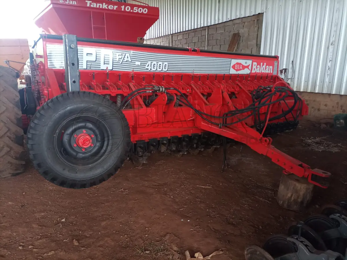 LOTE 007 - SEMEADEIRA, MARCA BALDAN, 24 LINHAS