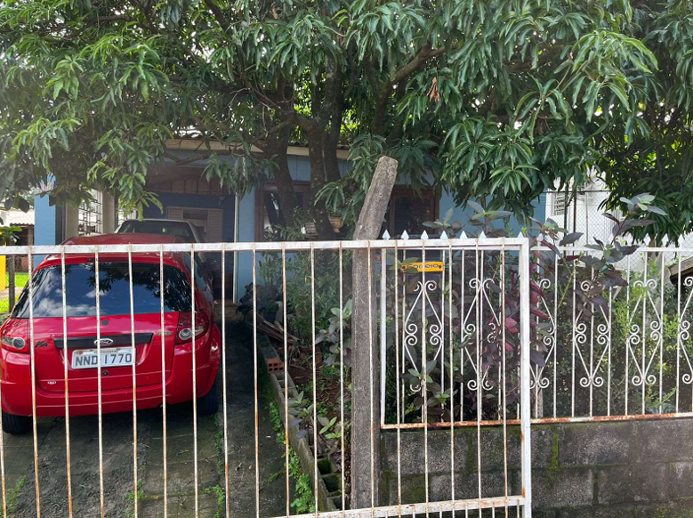 Terreno Com Casa, localizado em Horizontina - RS, bairro Bela União